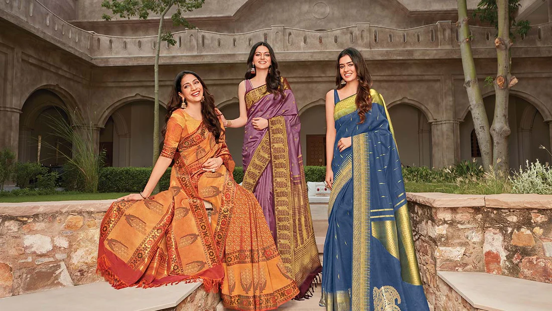 Top 10 Festive Outfit Ideas for Women in 2025